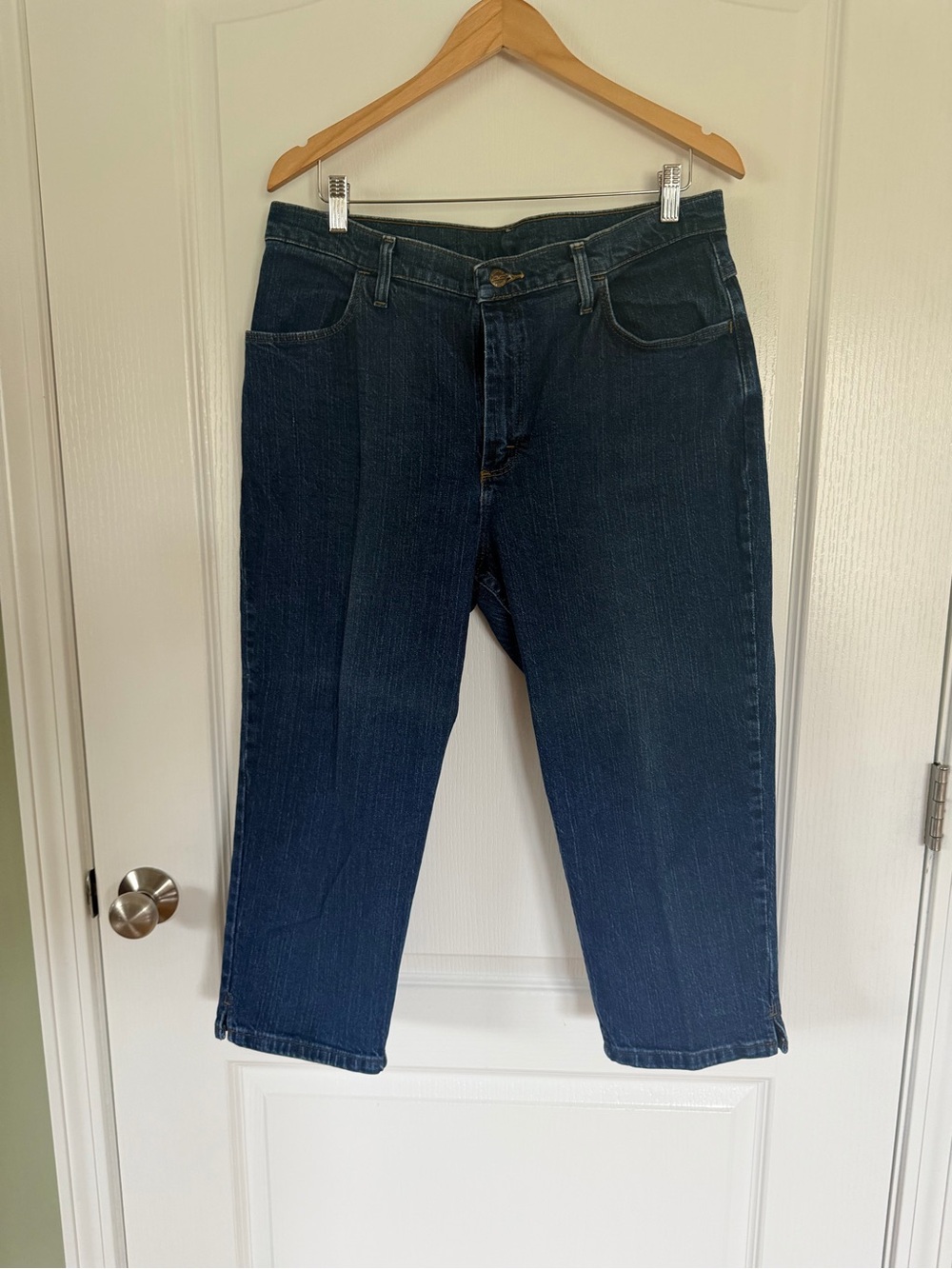 Women’s Denim Straight-Leg Crop Jeans, sz 16